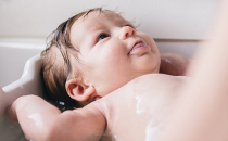 5个洗澡小贴士在这个冬天保护宝宝的皮肤
