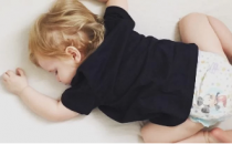 当9个月大的婴儿不睡觉时该怎么办了解如何解决这种情况