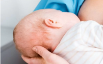 现在解决了4个常见的新生儿母乳喂养锁定问题