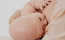 母乳喂养导致乳房下垂的真相