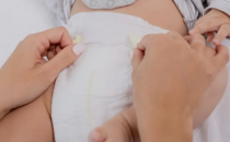 婴儿大便臭检查的6个原因气味意味着什么