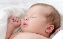 如何确保您的宝宝获得更安全的夜间睡眠