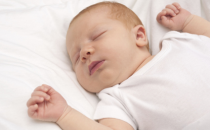 关于什么时候可以开始期待宝宝整晚睡觉的指南