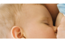 最适合您和您的宝宝的母乳喂养姿势