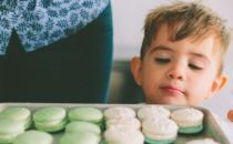 10个积极的短语来帮助你的孩子少吃糖