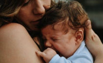 我们需要谈谈母性带来的情绪和身体压力