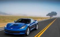 在这个高速公路间谍视频中听到中置发动机Corvette的V8