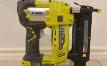 如何在家庭项目中使用Ryobi Brad Nailer